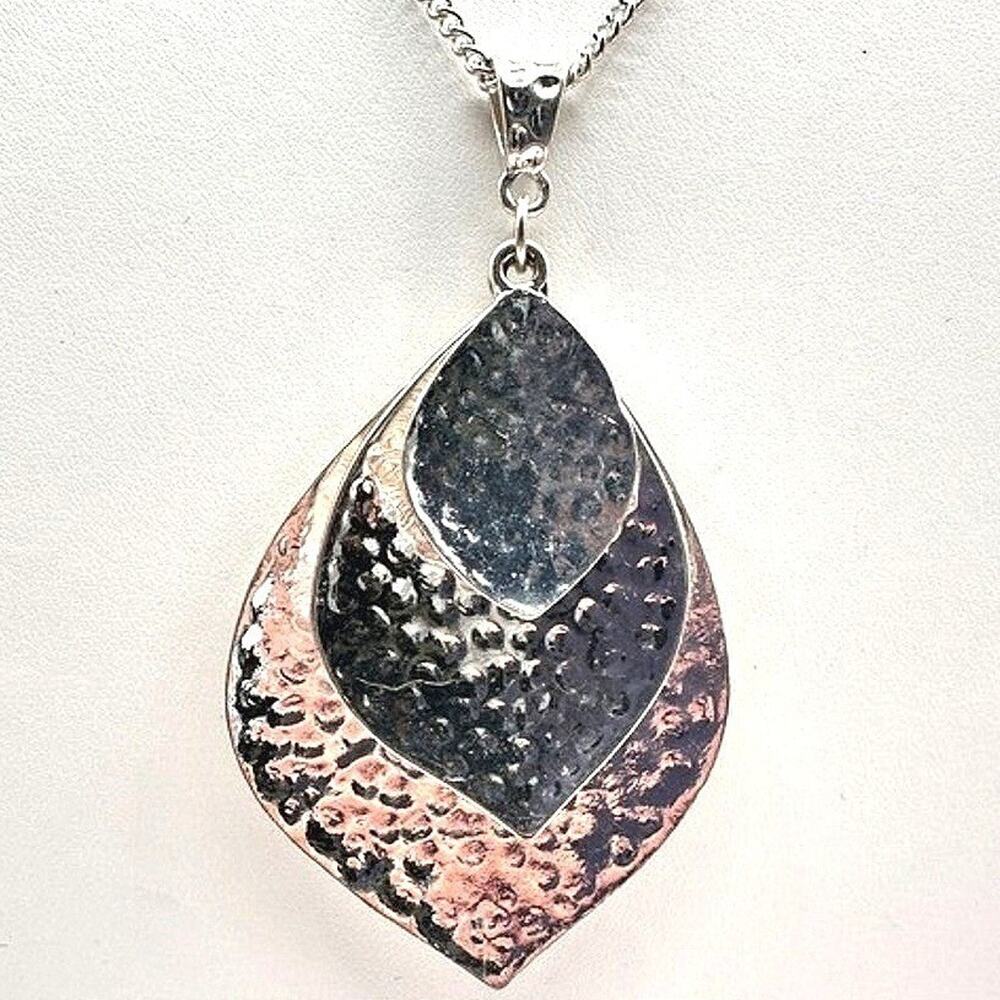 Vintage 90s Hammered Silver Tone Multi-Layer Teardrop Pendant Necklace Statement
